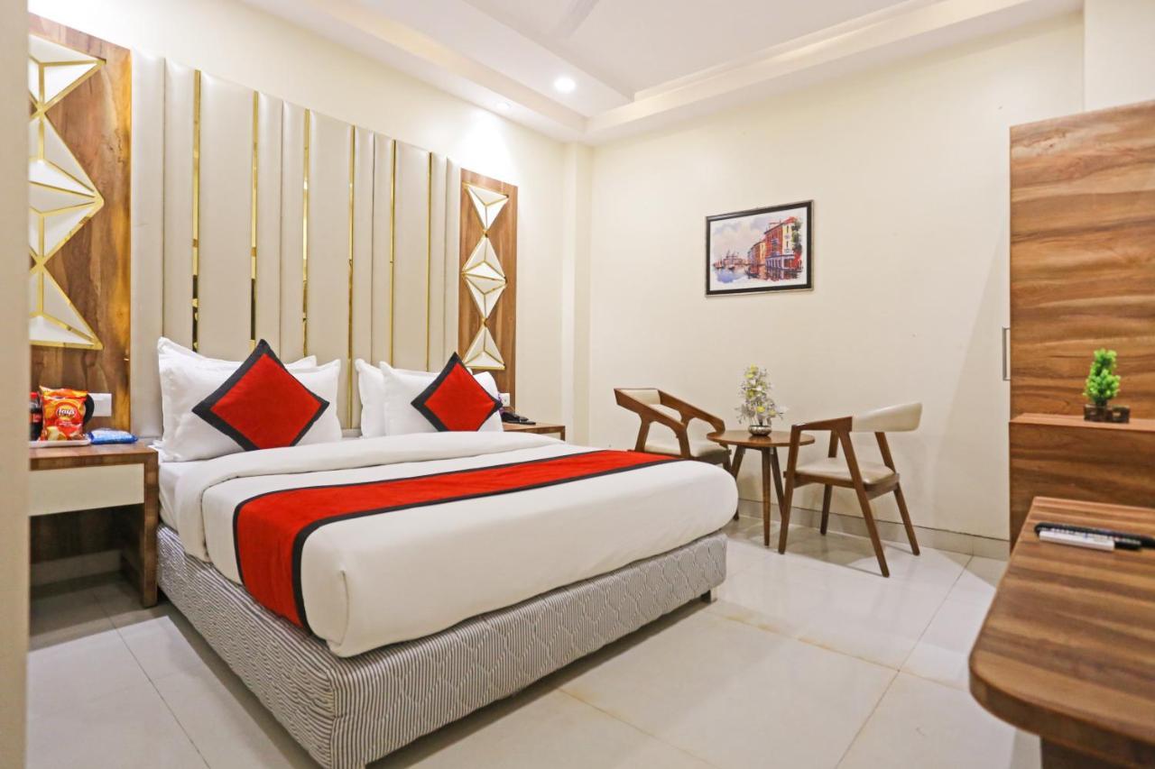 Frank Stay-Newly Built Worth -2Mins Walk From Rk Ashram Metro Satation Nueva Delhi Exterior foto