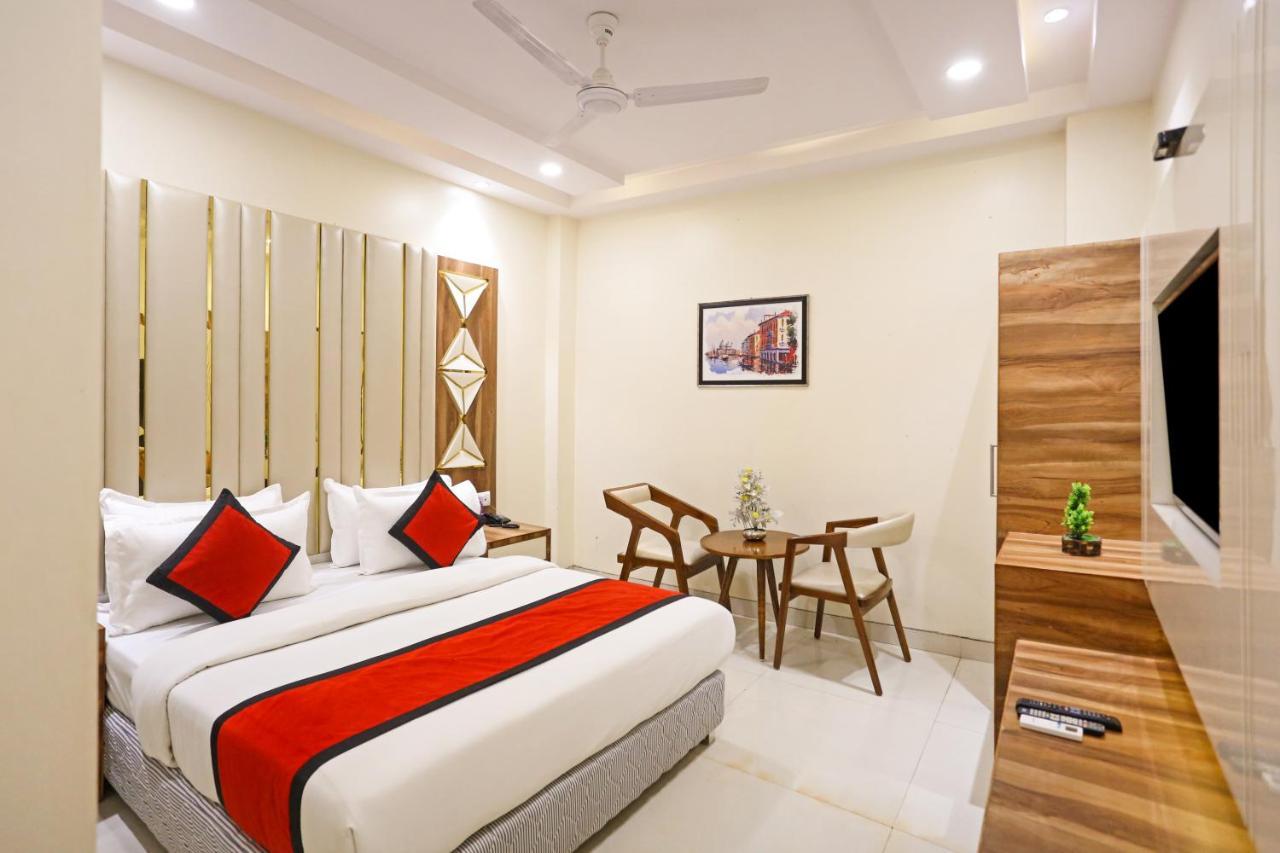 Frank Stay-Newly Built Worth -2Mins Walk From Rk Ashram Metro Satation Nueva Delhi Exterior foto