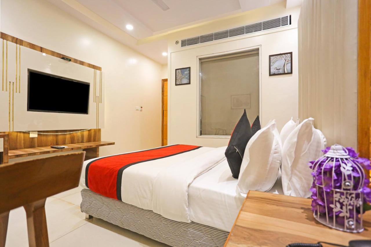 Frank Stay-Newly Built Worth -2Mins Walk From Rk Ashram Metro Satation Nueva Delhi Exterior foto