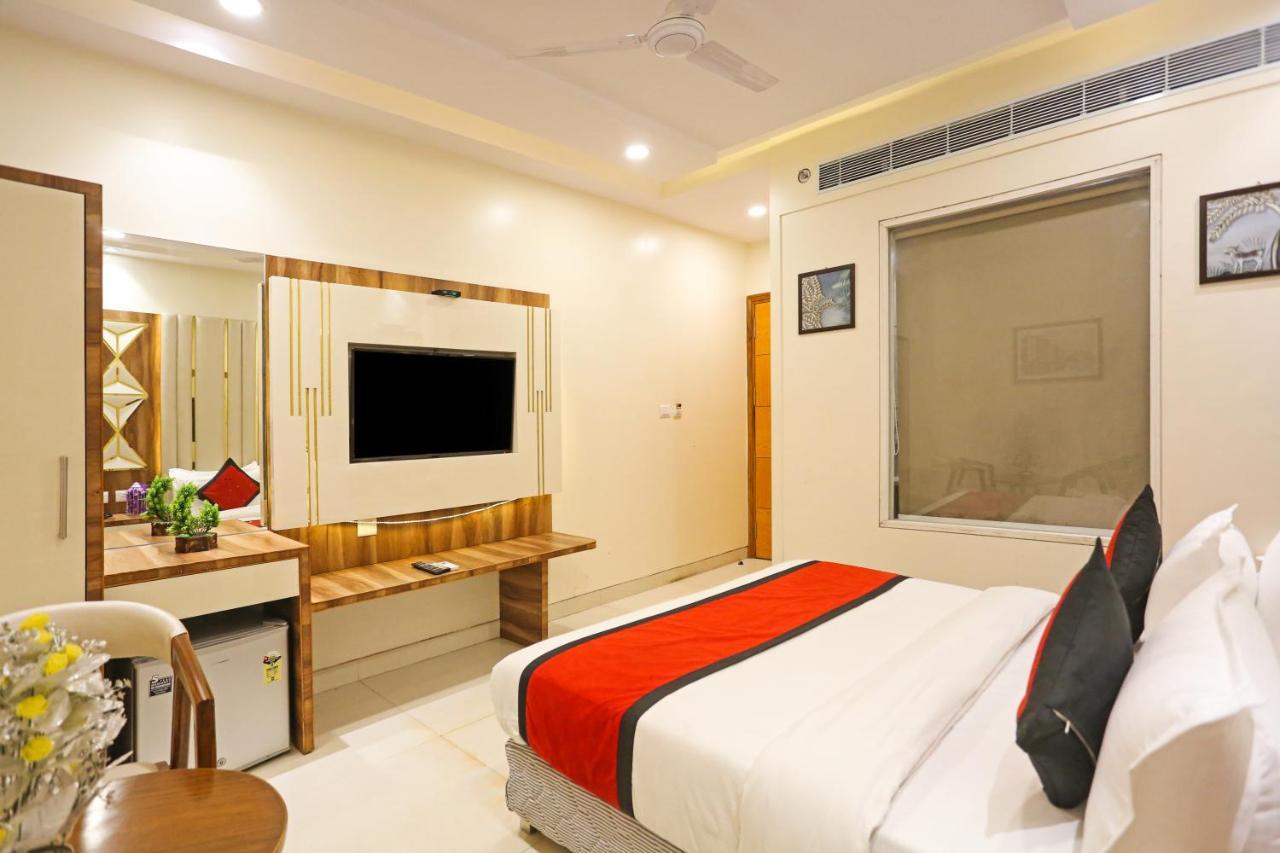Frank Stay-Newly Built Worth -2Mins Walk From Rk Ashram Metro Satation Nueva Delhi Exterior foto